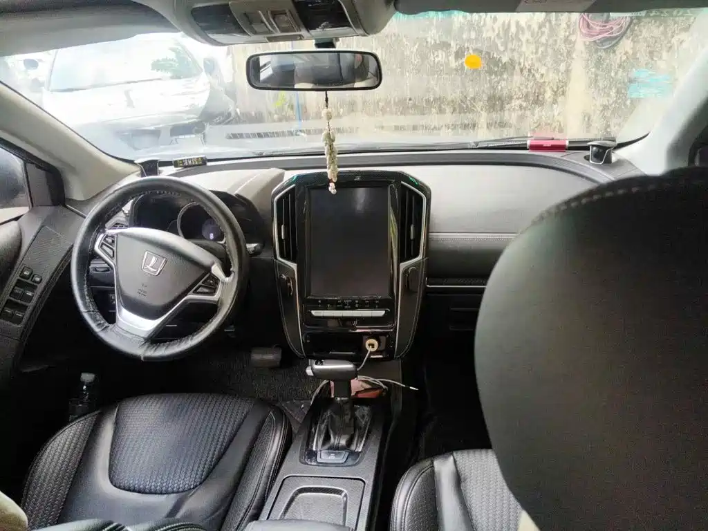 Luxgen U6 SUV 2018 2017 Facelift 1.6T Trend