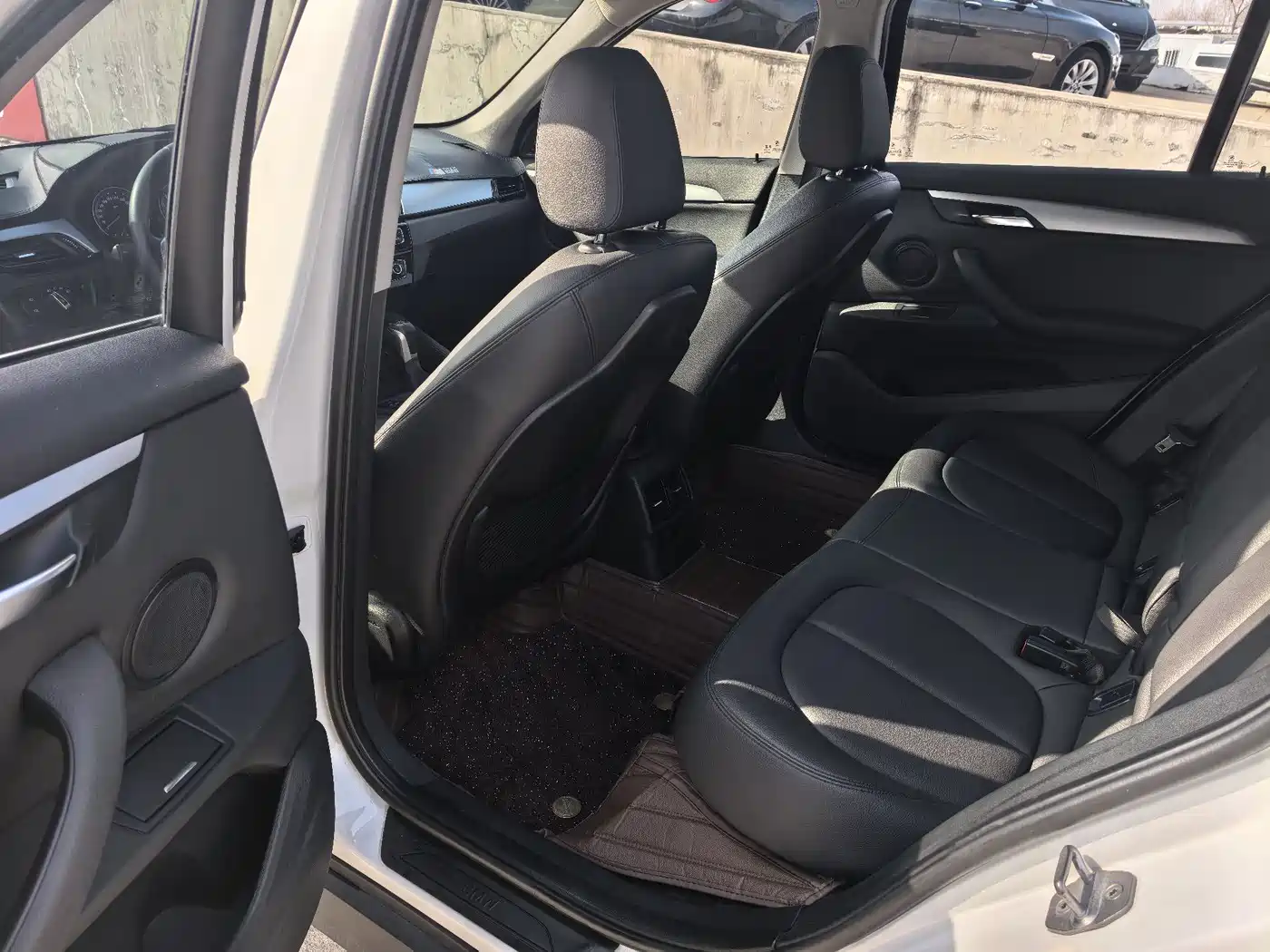 BMW X1 2019 sDrive20Li Leading Model фото 9
