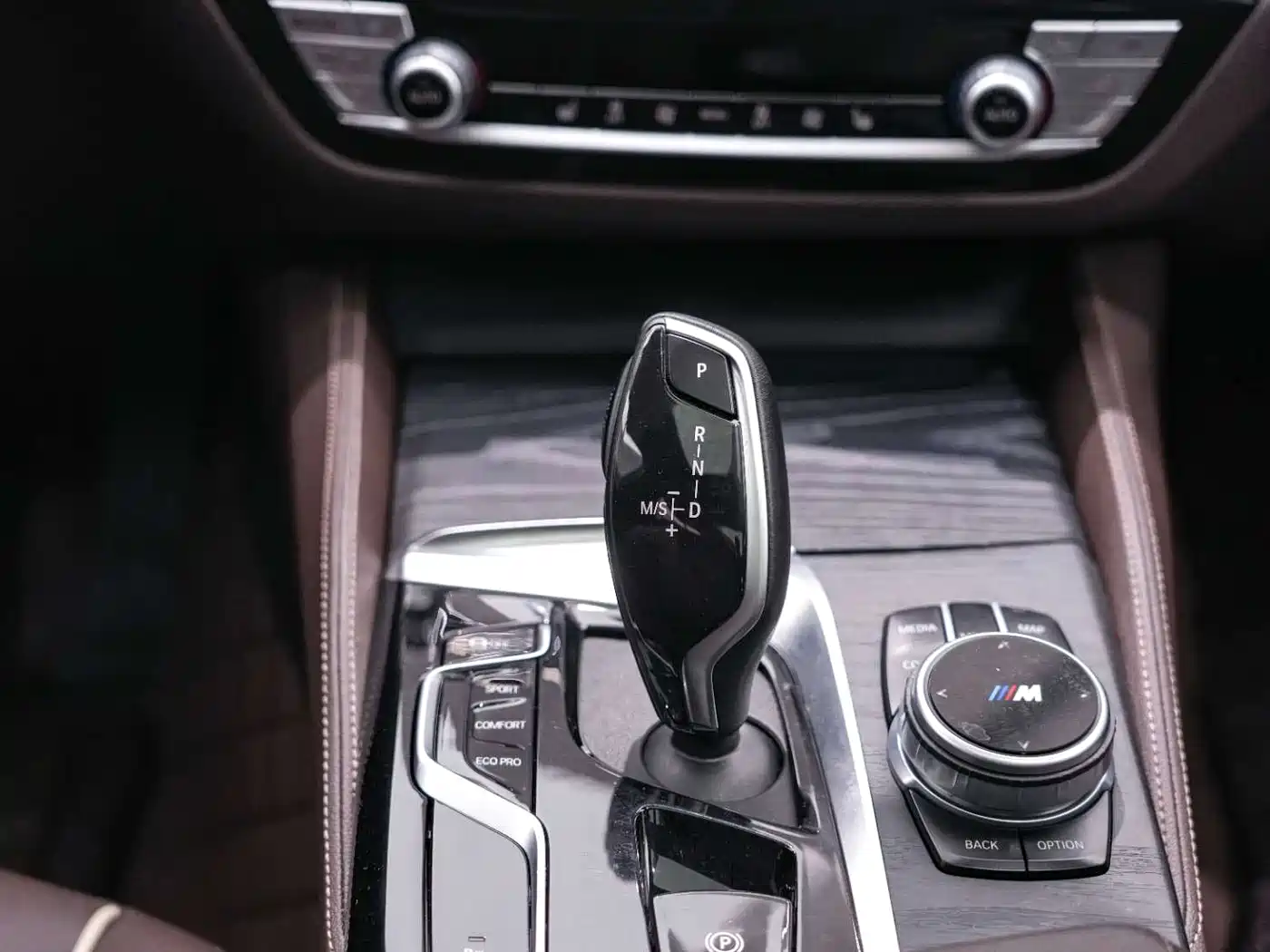 BMW 5 Series 2021 530Li Leading M Sport Package фото 14