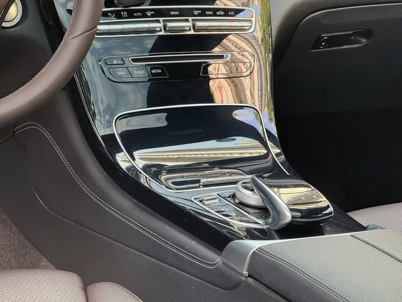 Mercedes-Benz GLC 2018 Facelift GLC 200 4MATIC фото 15