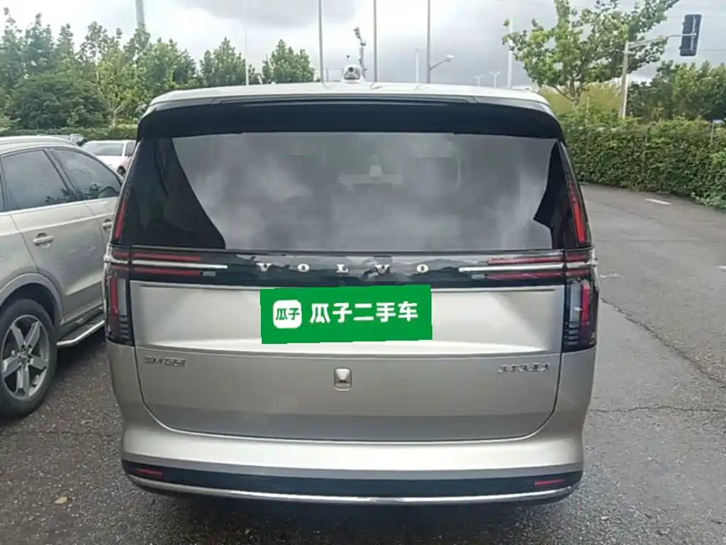 Volvo EM90 2024 2025 Ultra Six-Seater
