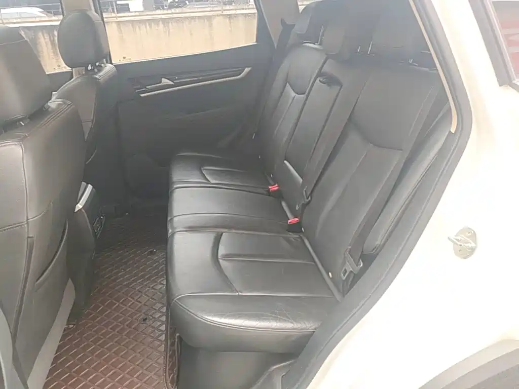 Dongfeng Aeolus Dongfeng Fengshen AX7 2015 2015 2.0L Automatic Smart Ease