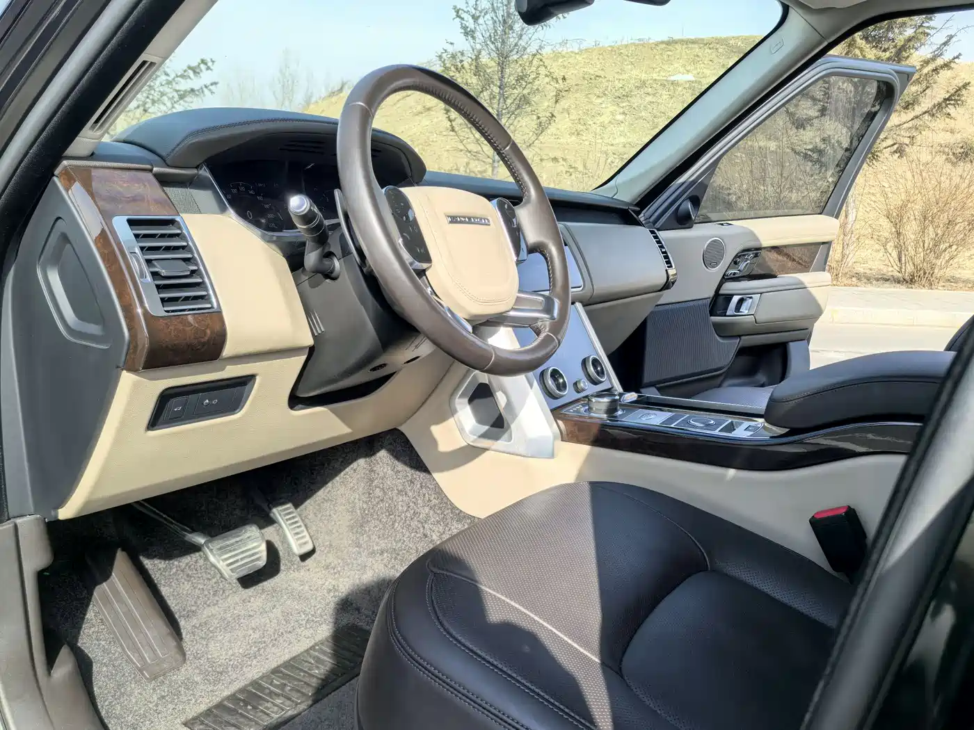 Land Rover Range Rover 2021 3.0 L6 Heritage Edition фото 9