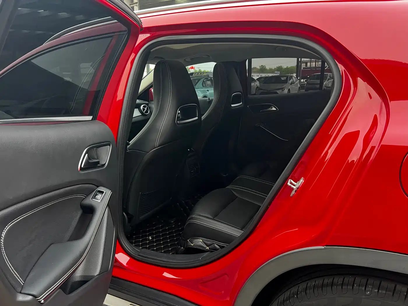 Mercedes-Benz GLA 2015 GLA 200 Dynamic фото 9