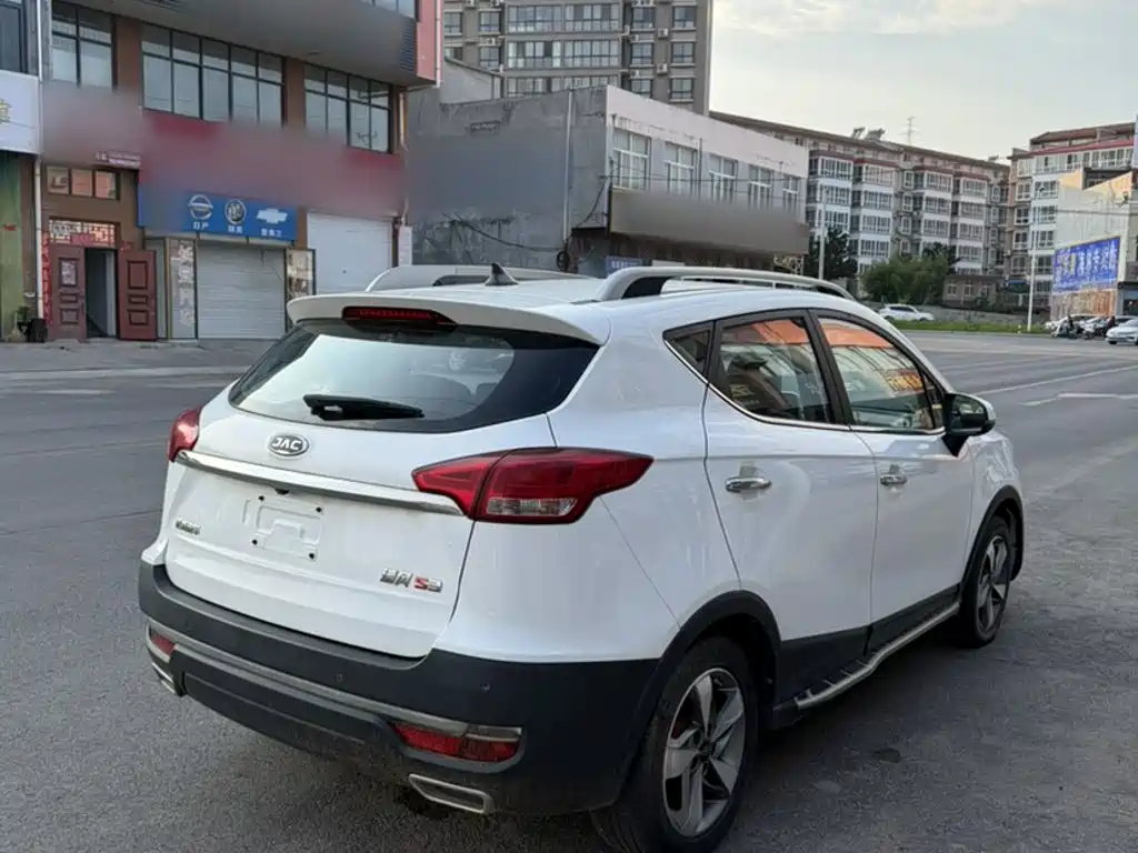 JAC Motors Refine S3 2017 2017 1.5L Manual Luxury Smart