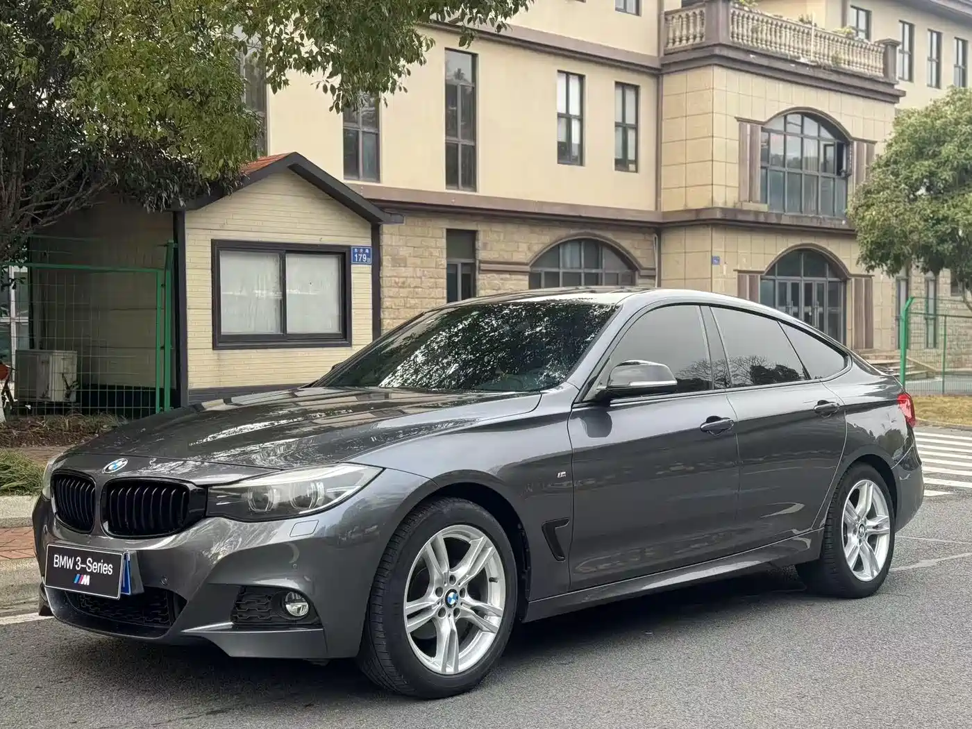 BMW 3 Series GT 2017 320i M Sport