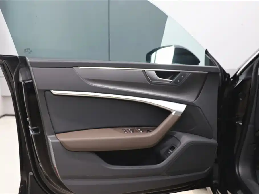 Audi A7L 2022 45 TFSI S-line Dream Builder Crystal Package фото 10