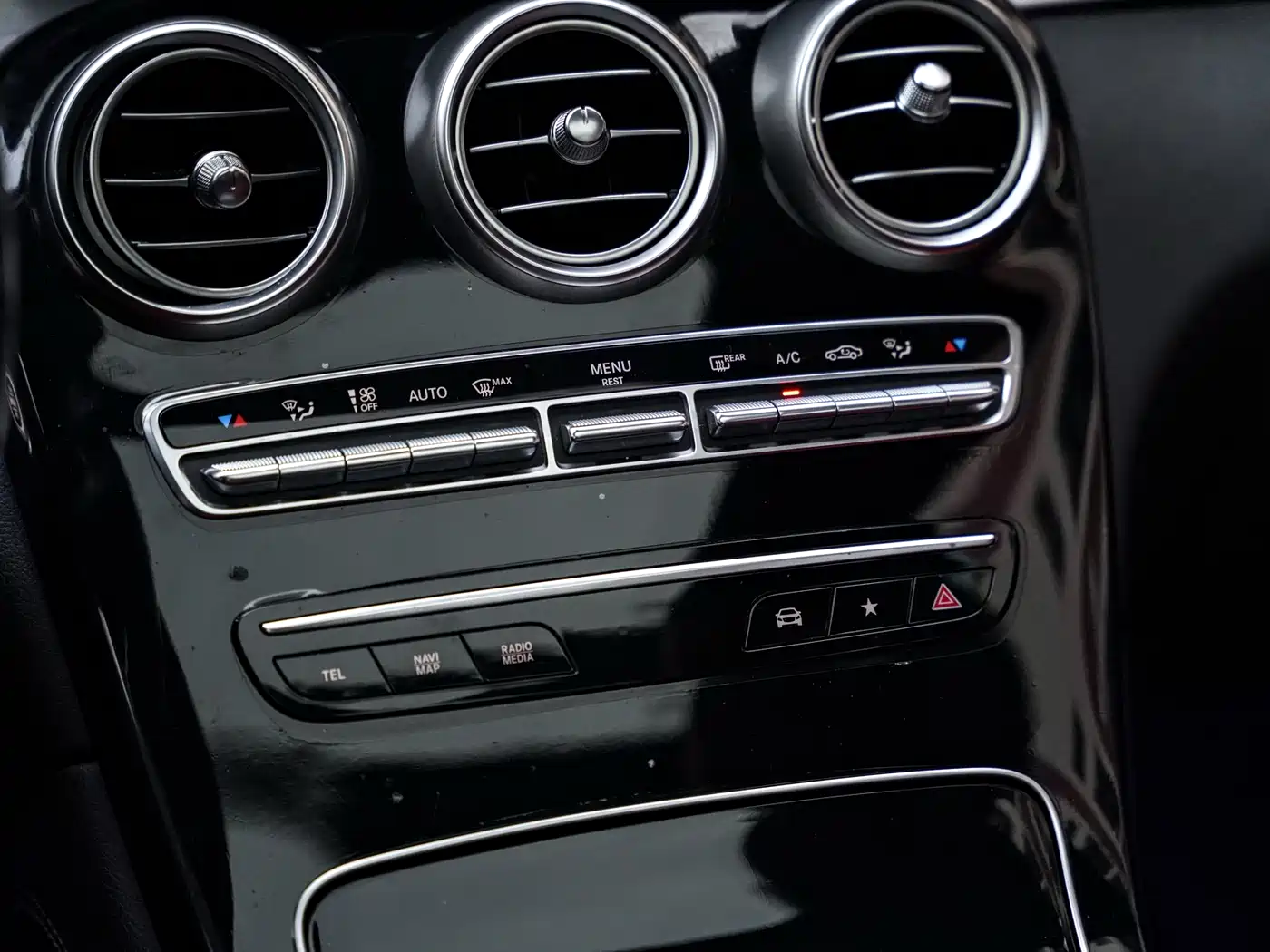 Mercedes-Benz GLC 2020 GLC 300 L 4MATIC Luxury фото 12