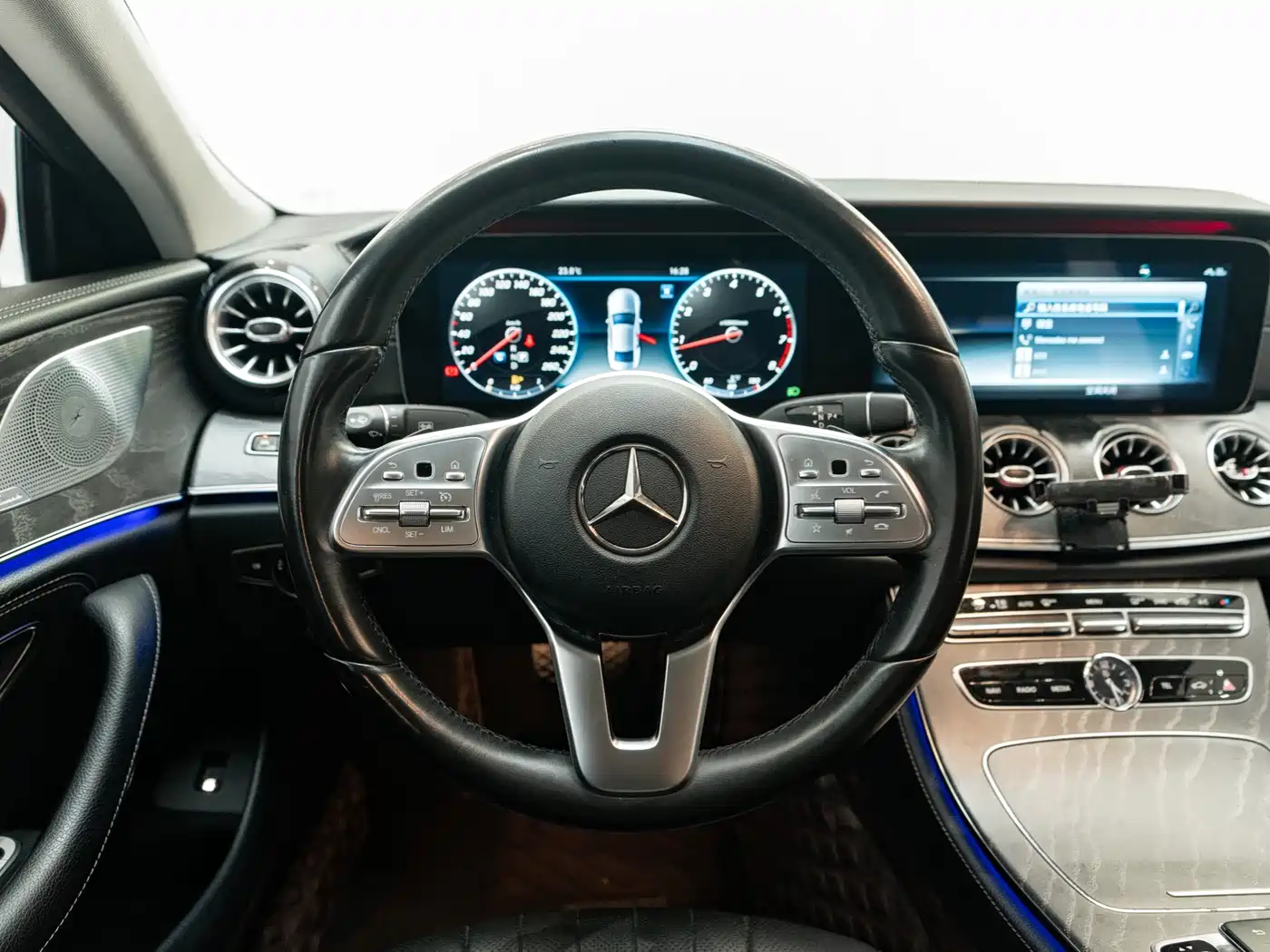 Mercedes-Benz CLS 2018 CLS 300 Luxury фото 10