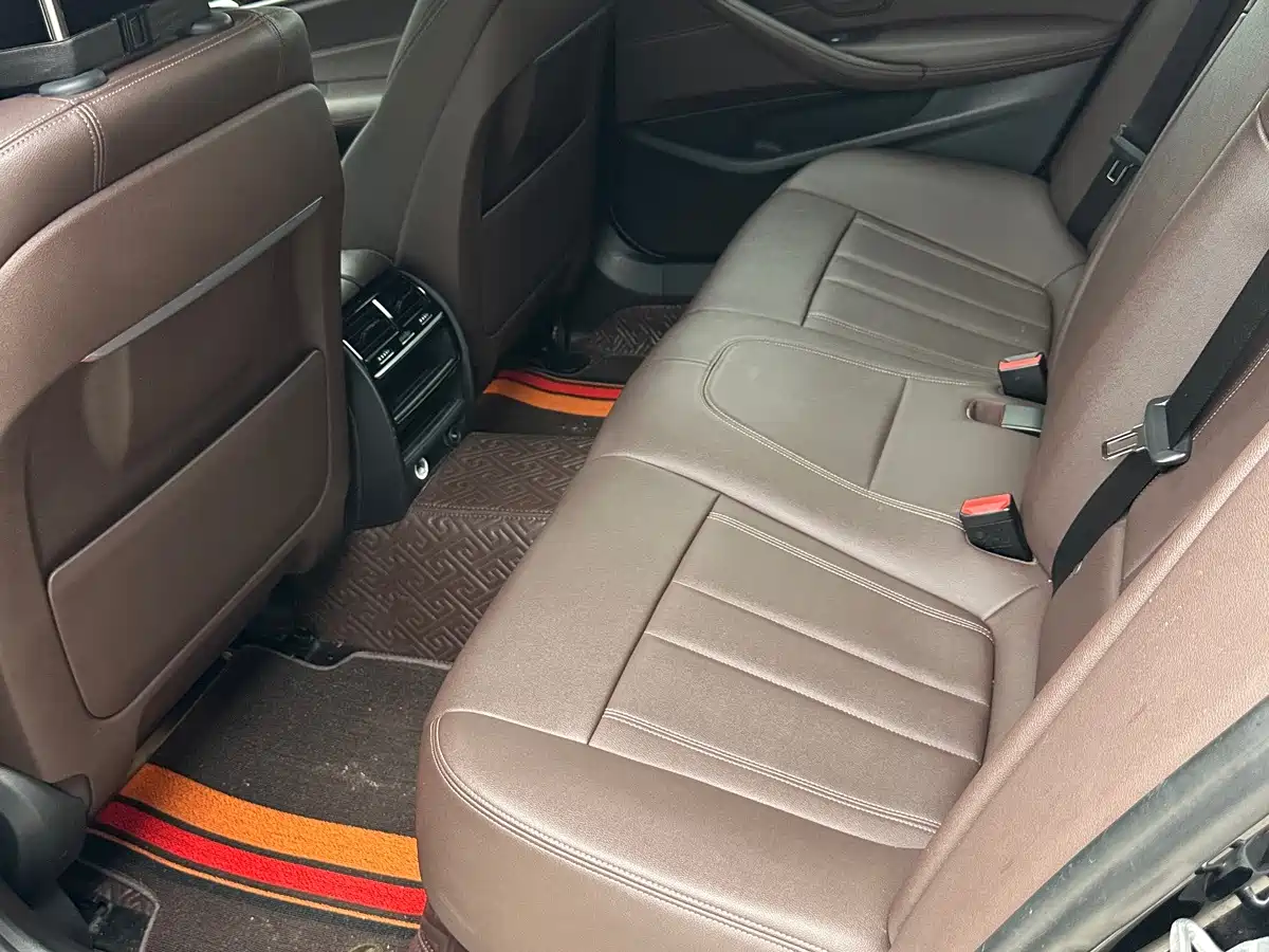 Фото 3 - BMW 5 Series