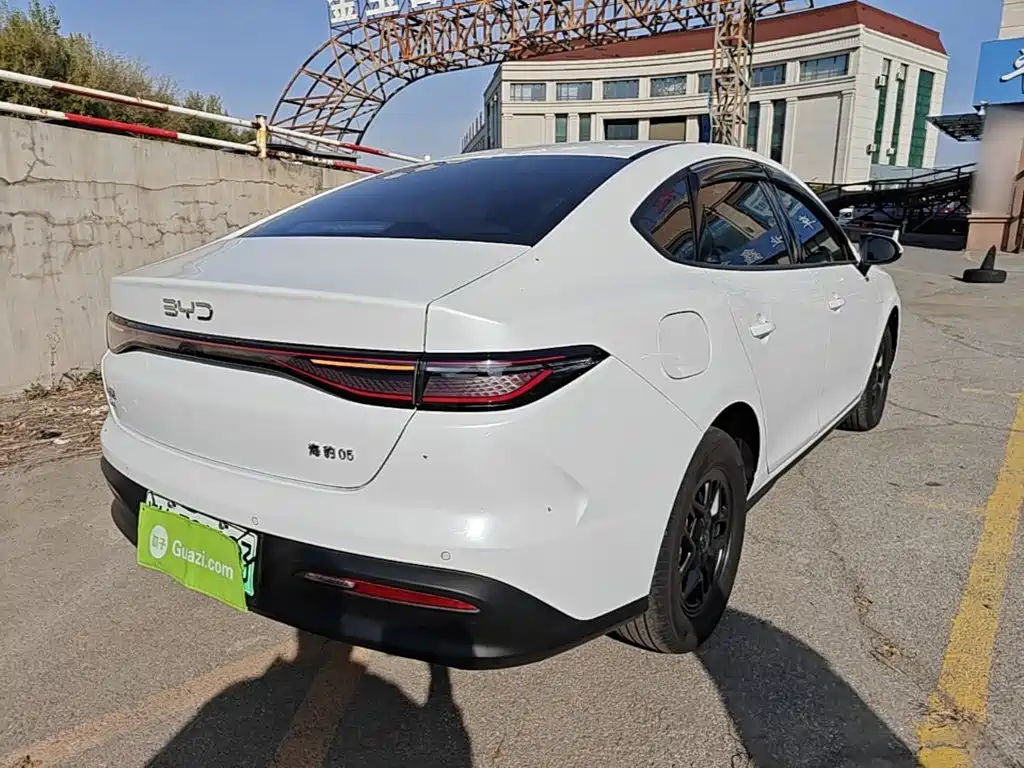 صورة 7 - BYD Seal 05