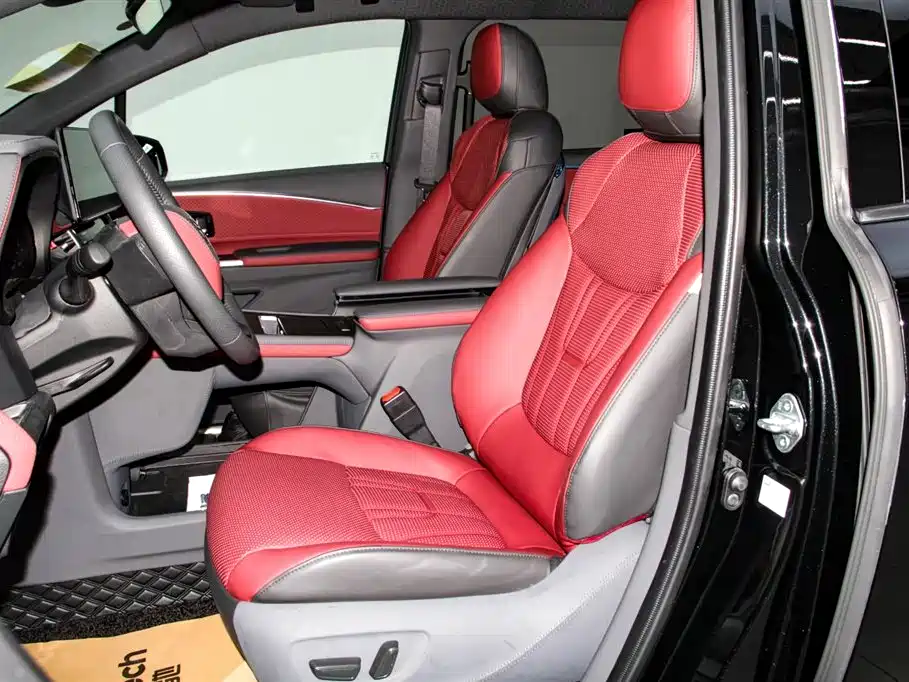 Toyota Sienna 2026 2.5L Hybrid AWD Luxury Edition фото 14