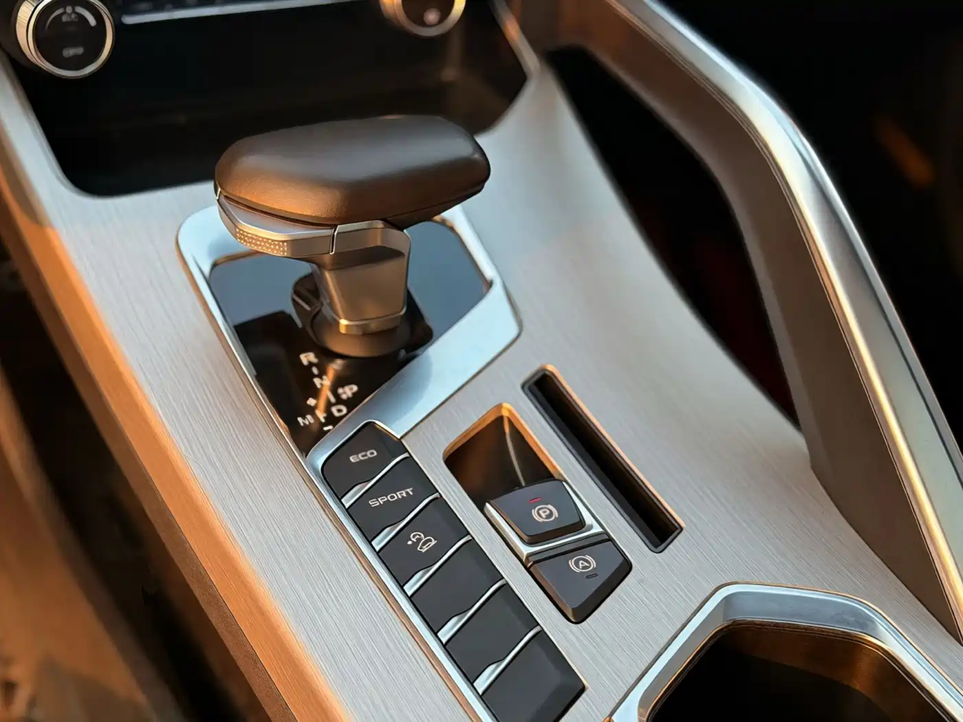 GEELY AUTOMOBILE BINYUE