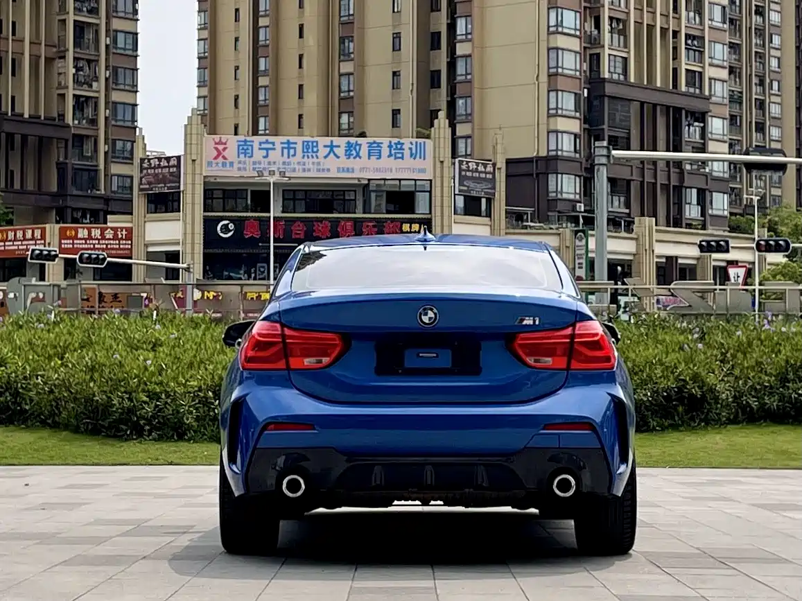 BMW 1 Series 2019 120i Leading M Sport Package фото 6