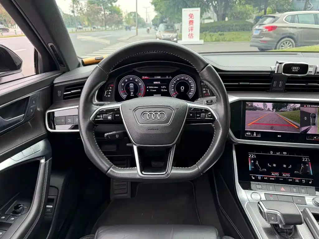 Фото 14 - Audi A6L
