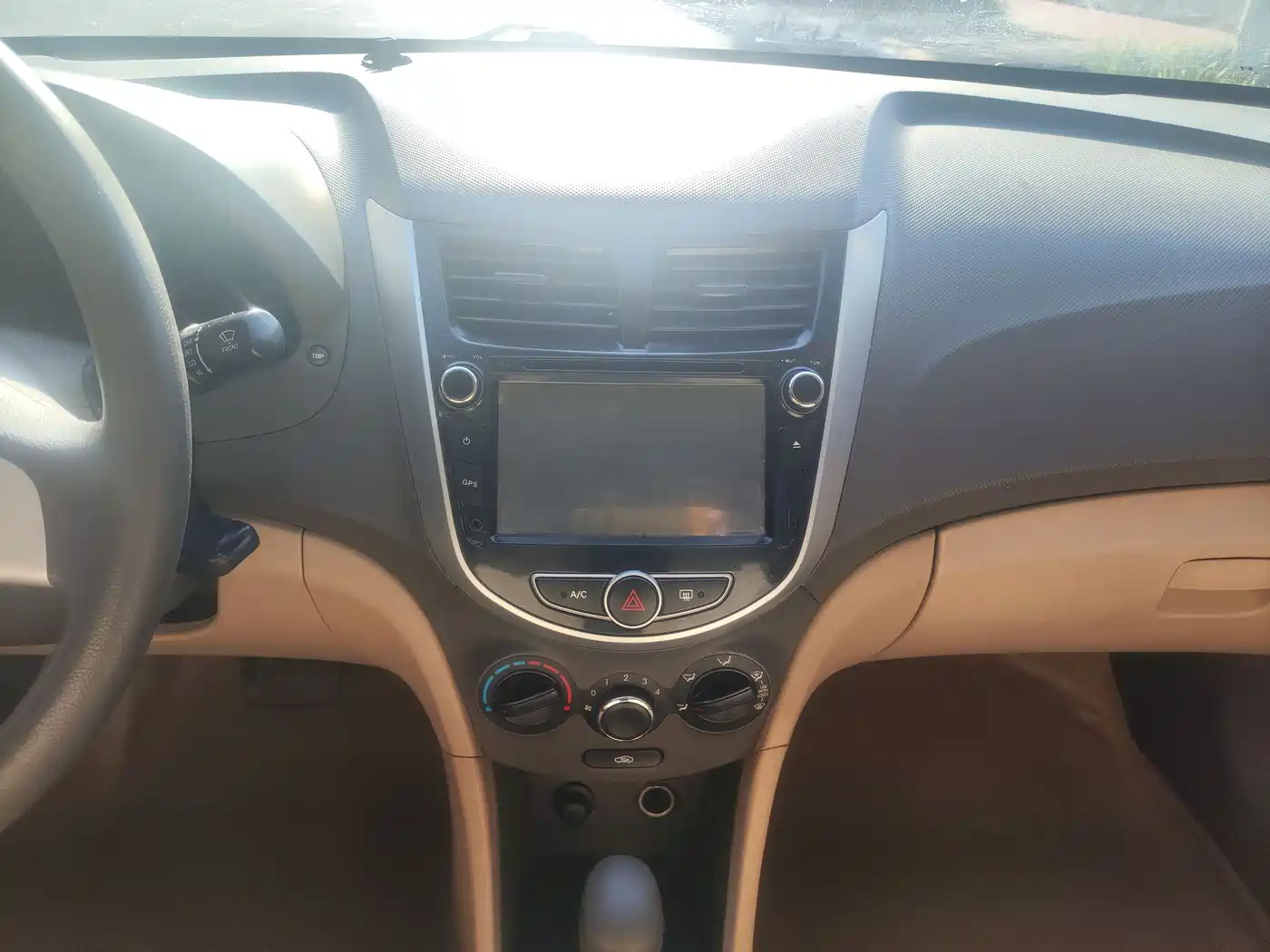 Hyundai Verna 2010 Sedan 1.4L Automatic Comfort GS фото 9