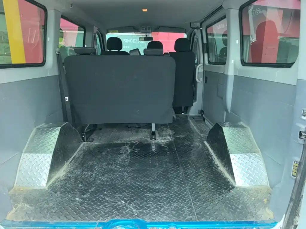 SAIC Maxus Xintu V80 2024 2024 Model Facelift Aoyun 6MT Short Wheelbase Ultra Low Roof 147Ps 5/6 Seats