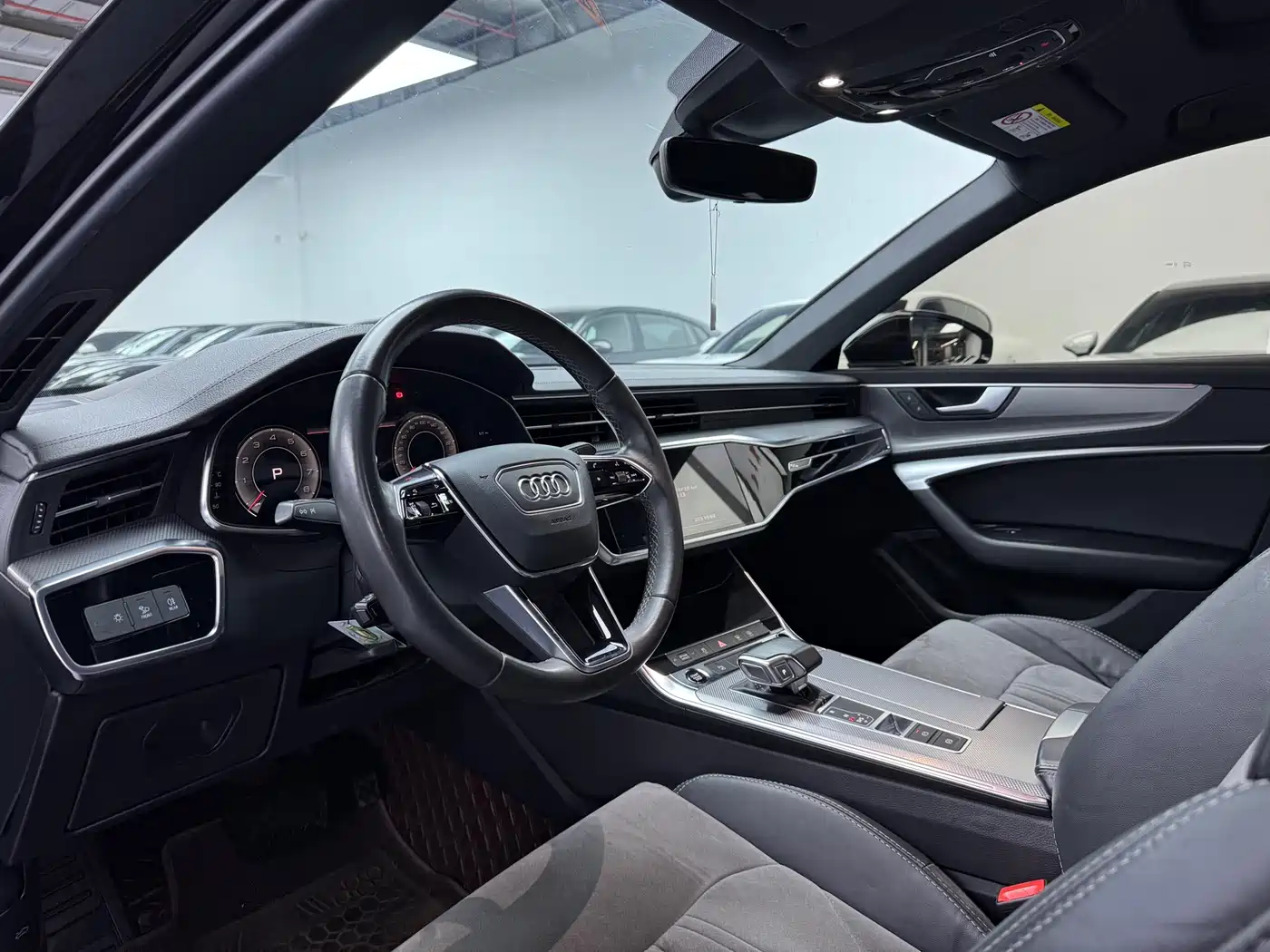 Audi A6L 2021 40 TFSI Luxury Sport фото 4