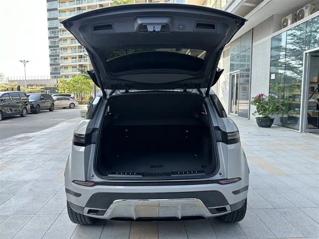 Land Rover Range Rover Evoque 2024 Range Rover Evoque L 249PS Light Master Edition фото 12