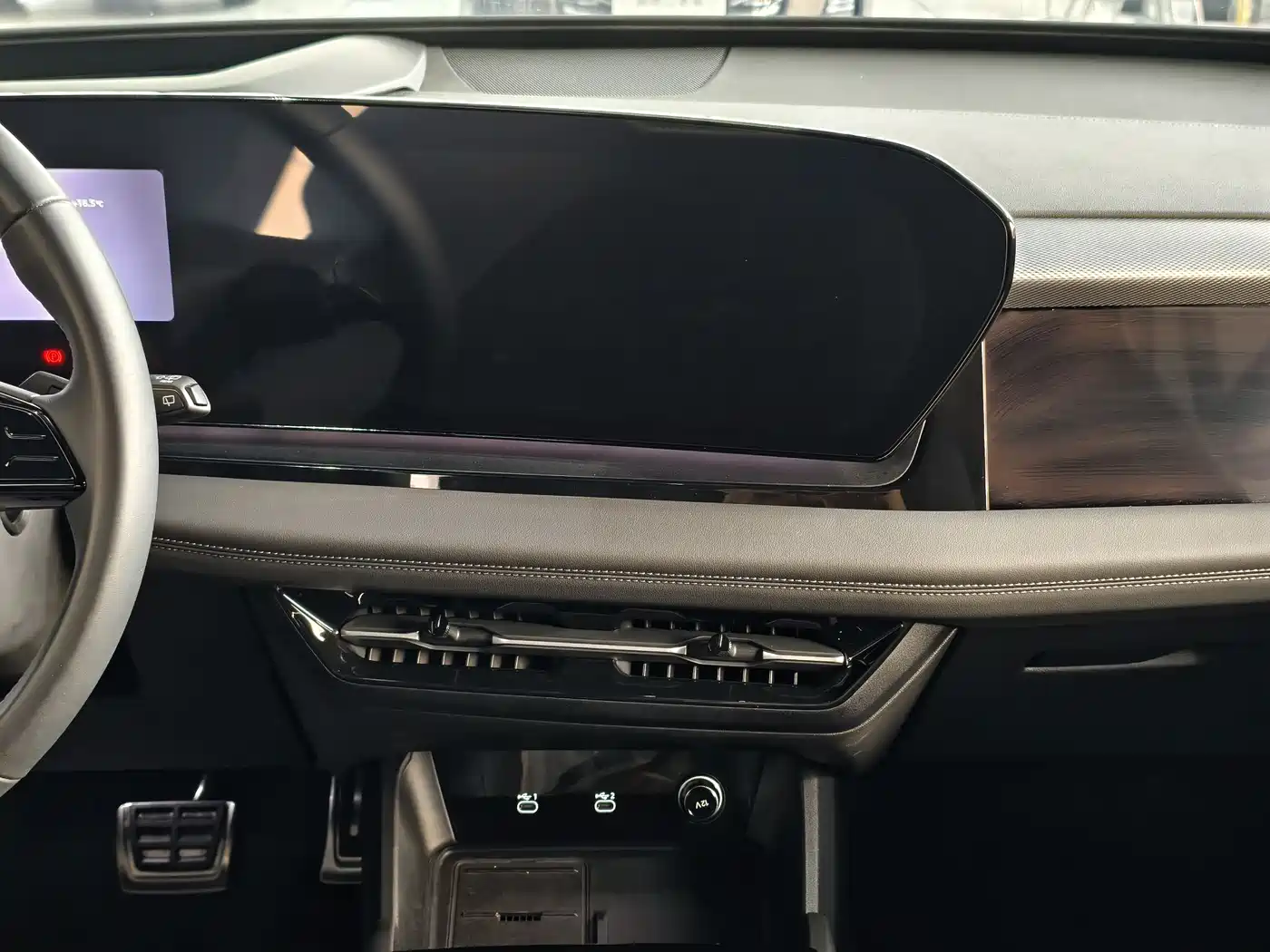Audi Q6L e-tron фото 11