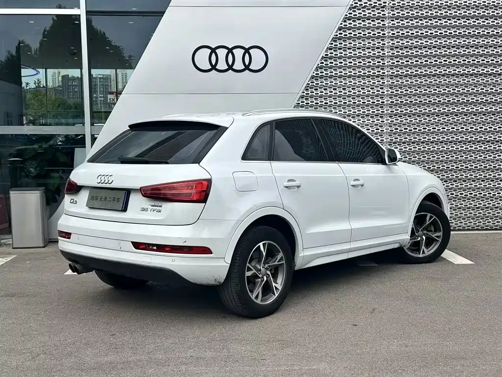 Фото 4 - Audi Q3