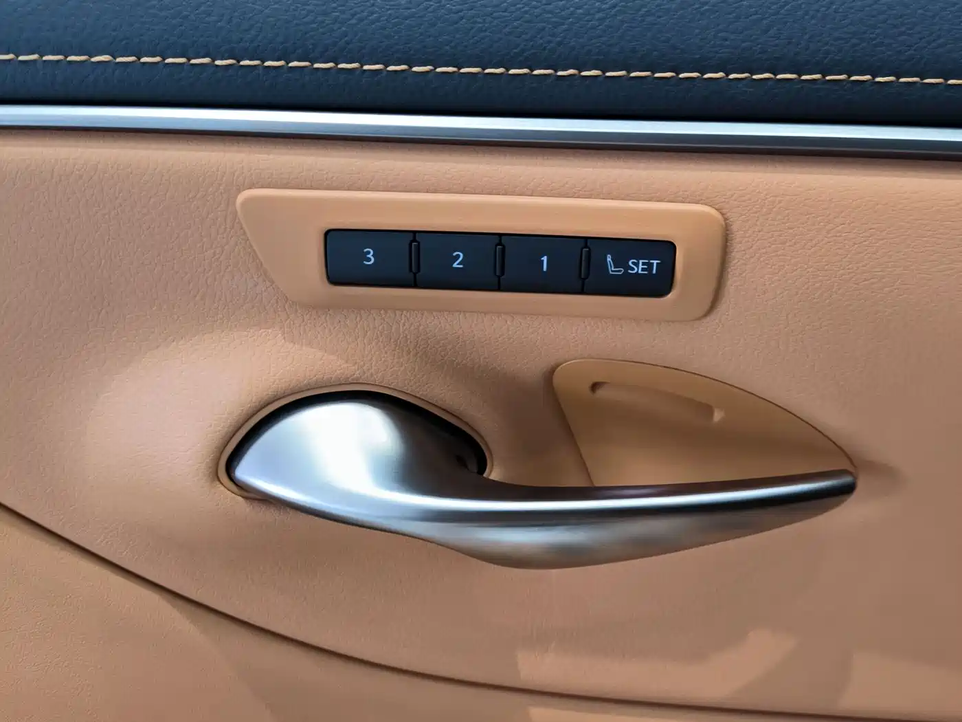 Lexus ES 2025 2025 200 Ultimate Edition