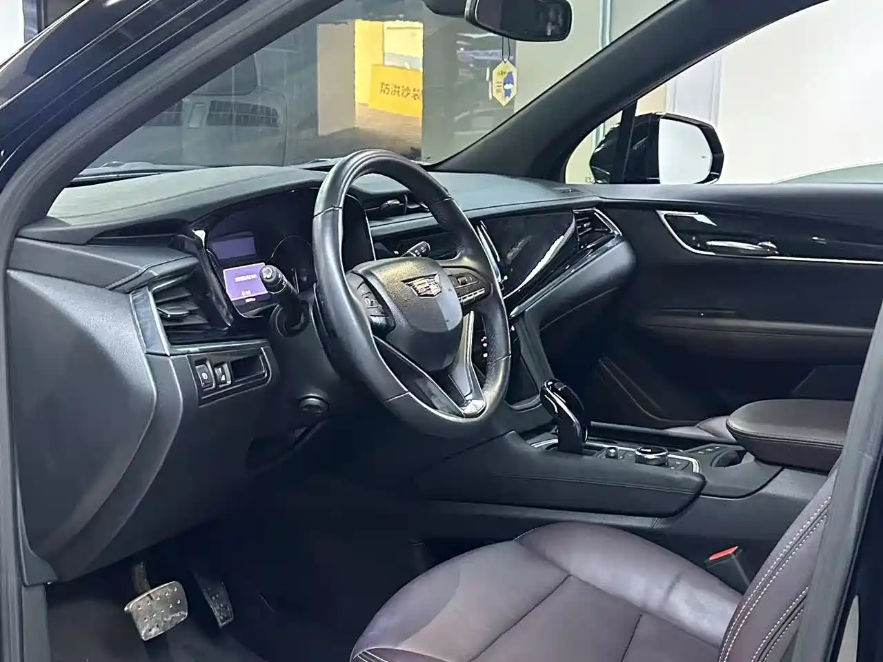 CADILLAC XT6