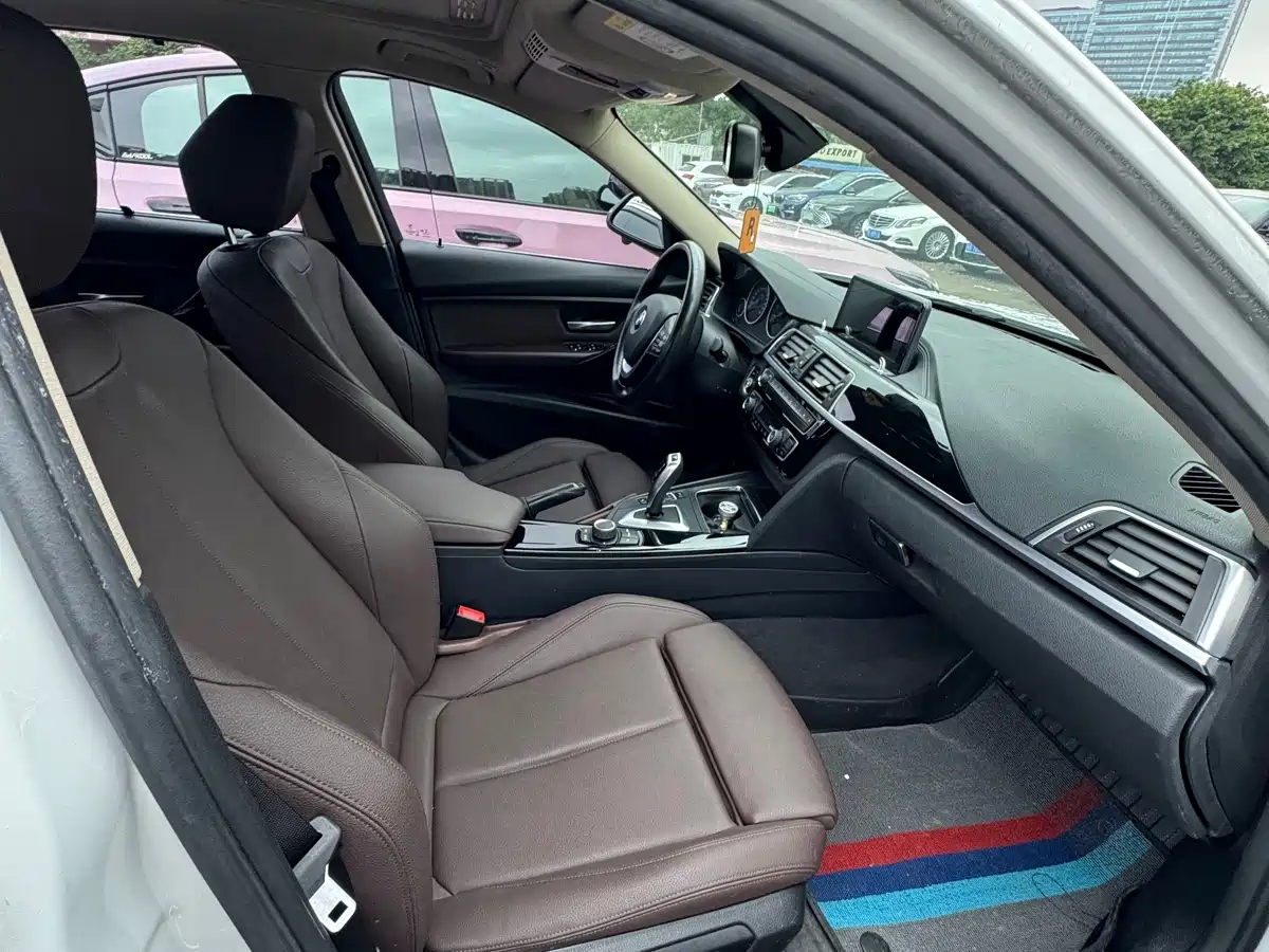 BMW 3 Series 2018 320Li Fashion Style фото 15