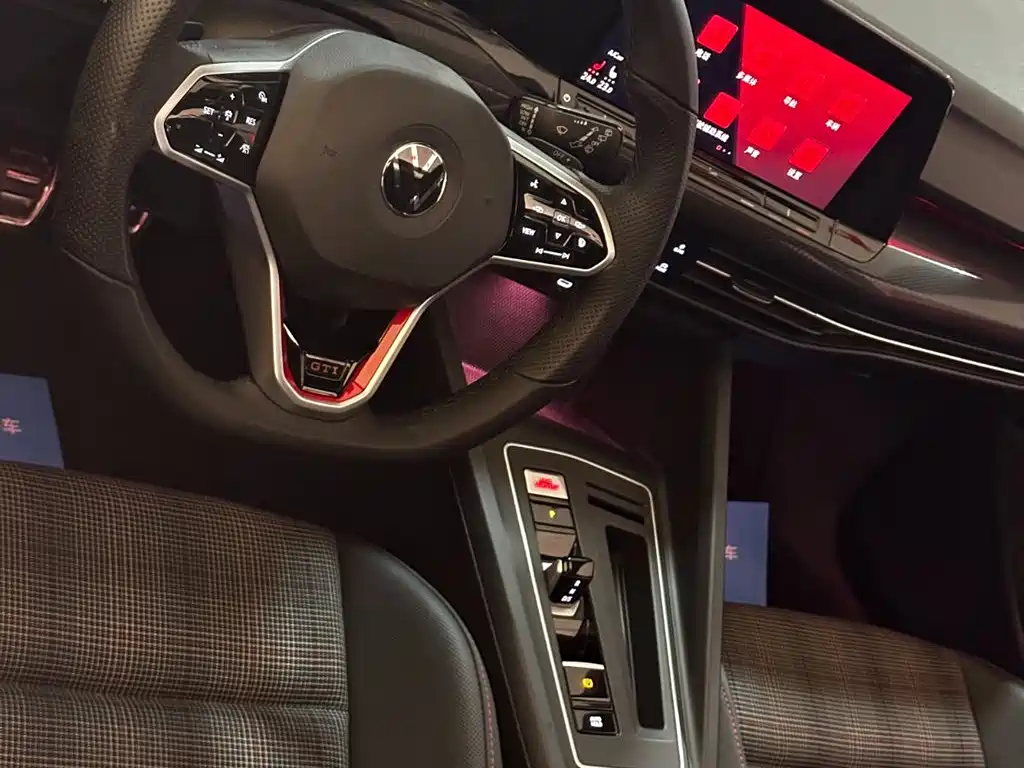 Volkswagen Golf GTI 2021 380TSI DSG GTI фото 22