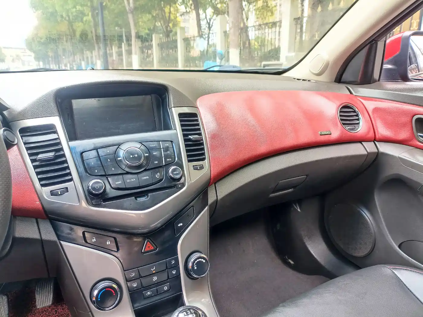 Chevrolet Cruze 2015 1.5L Classic SE MT фото 28