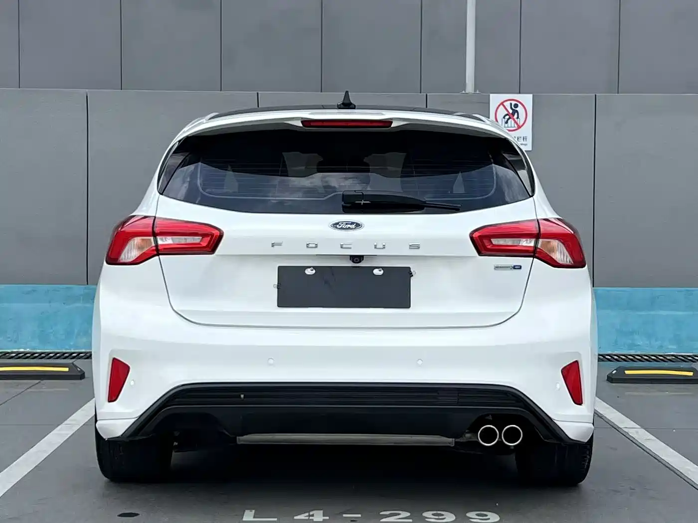 FORD FOX