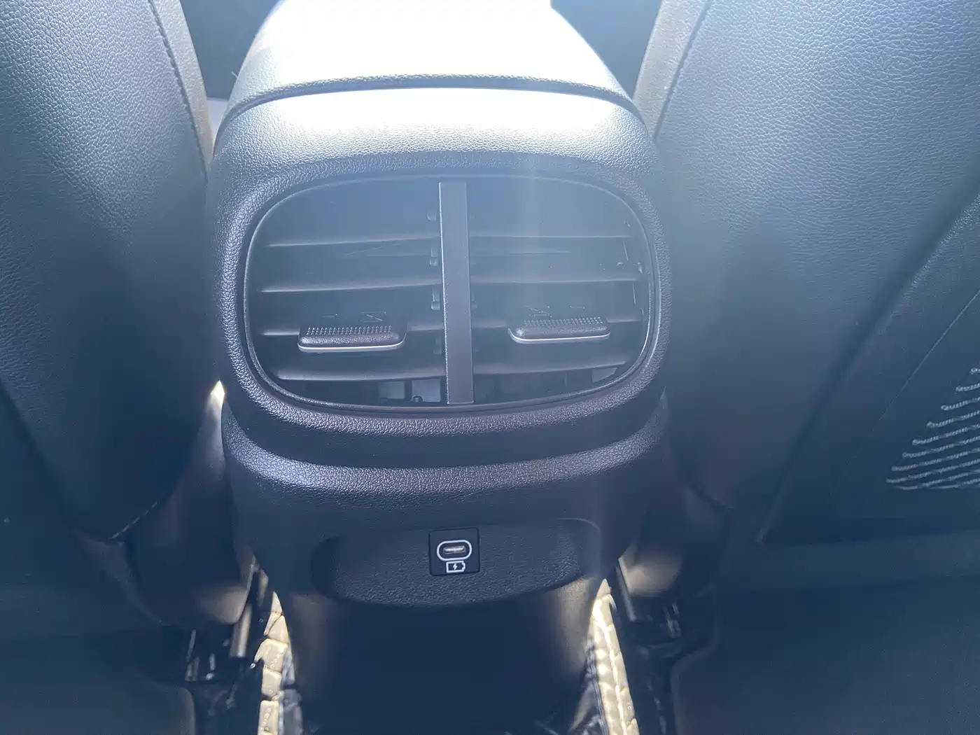 Hyundai Elantra 2023 1.5L CVT GLX Elite Edition фото 21
