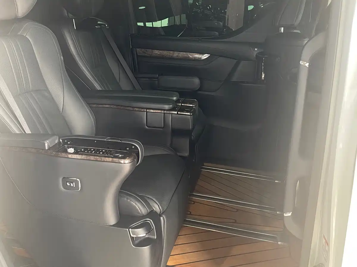 Toyota Vellfire 2020 2020 Twin Engine 2.5L HV Premium Edition