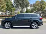 Фото 8 - Toyota Highlander