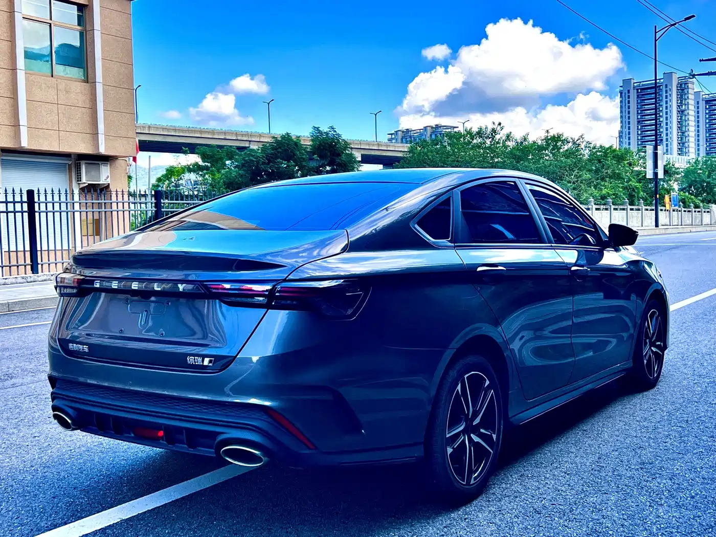 Фото 6 - Geely Binrui