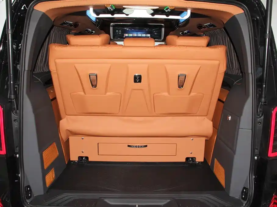 Mercedes-Benz Vito 2024 2.0T Business 7-Seater фото 21