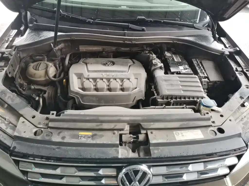 Photo 20 - Volkswagen Tiguan L