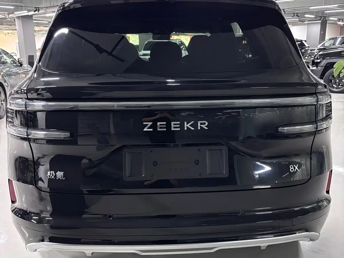 ZEEKR 8X 2026