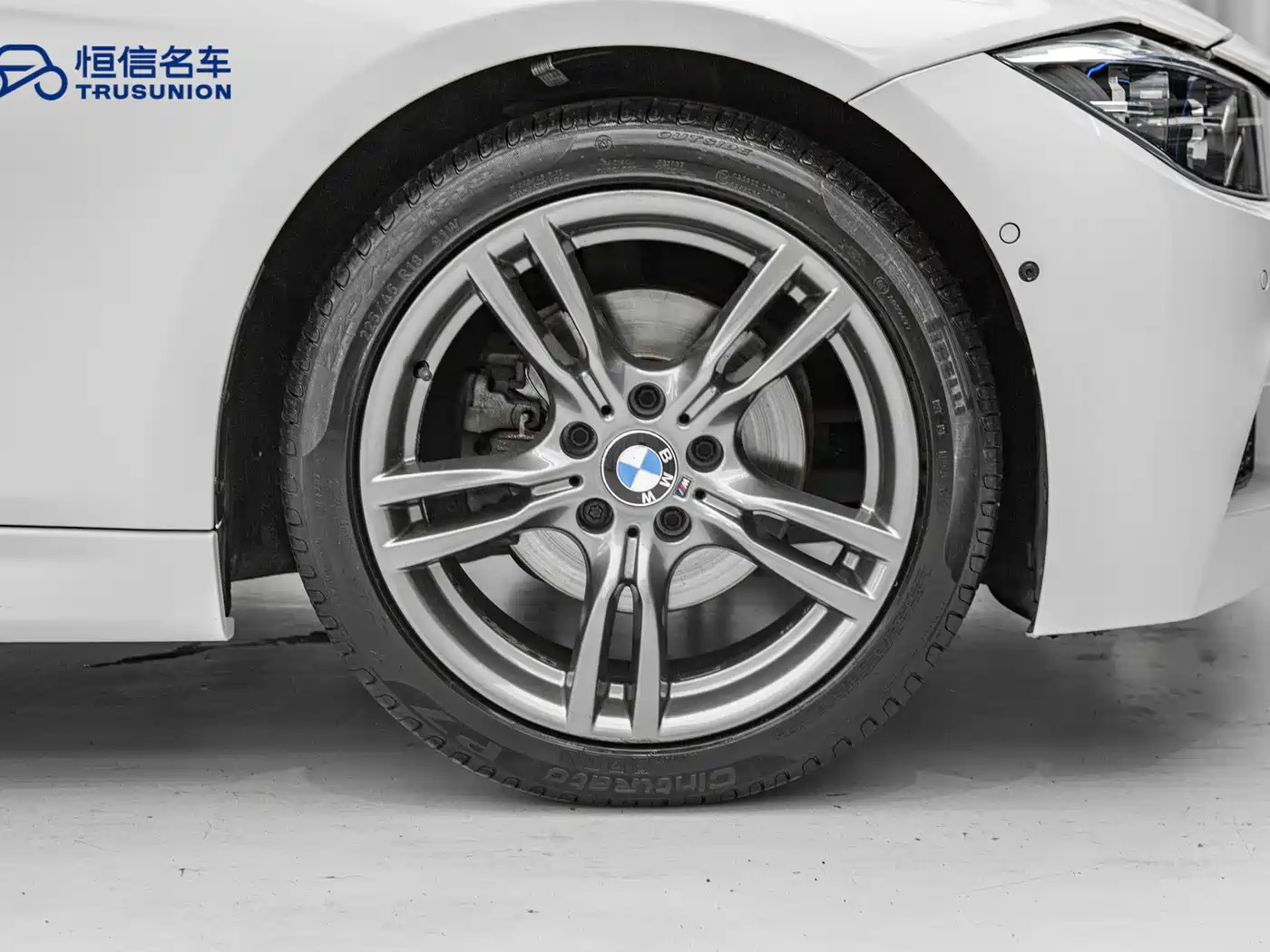 BMW 3 Series 2018 320i M Sport Black Night Edition фото 20