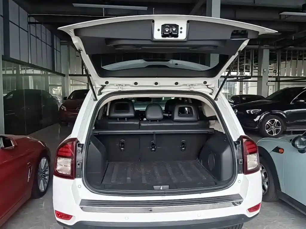 Jeep Compass (Import) 2016 2014 Facelift 2.0L 2WD Elite Edition