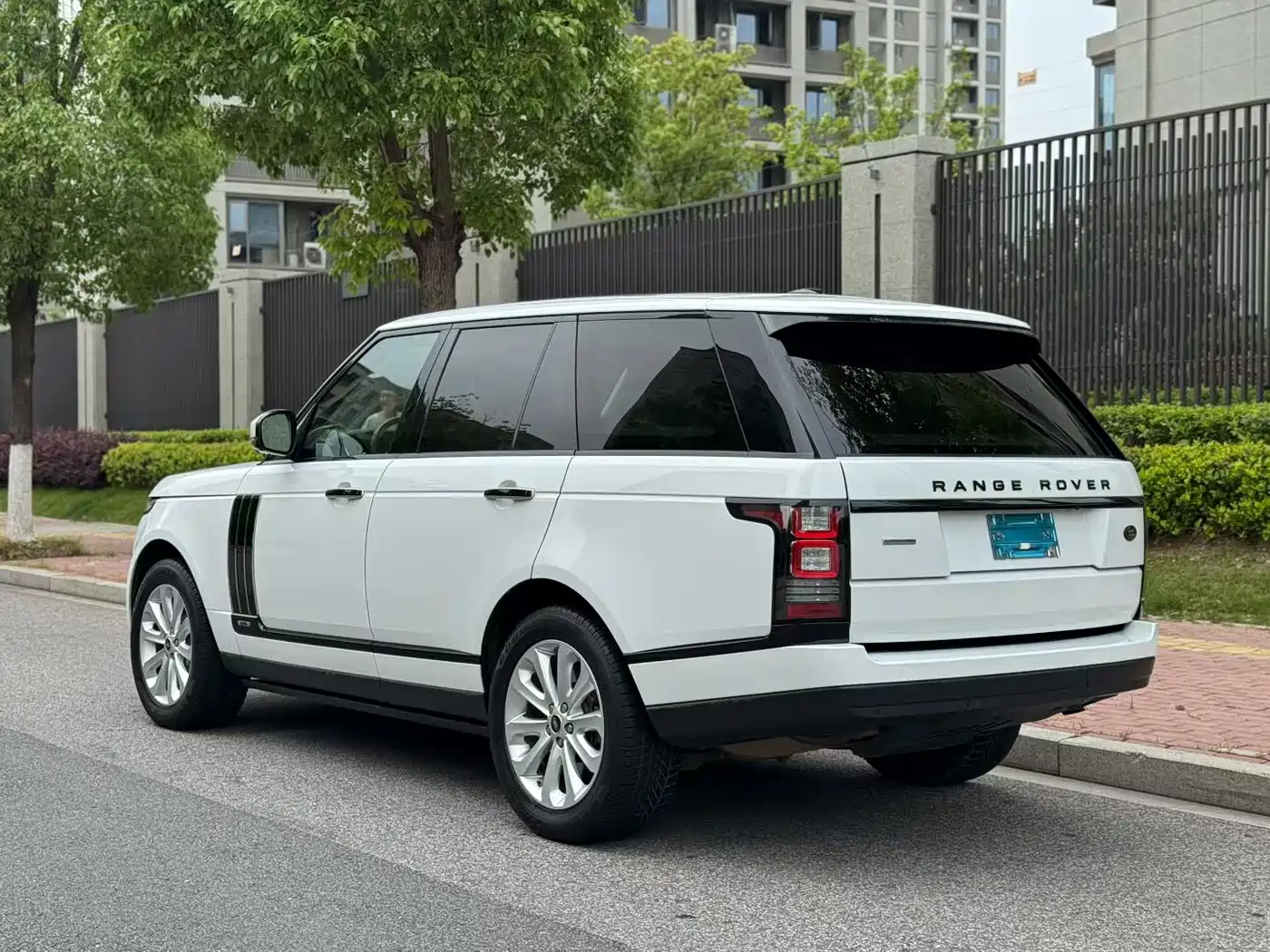 Land Rover Range Rover 2013 NA 5.0 V8 Vogue SE фото 14