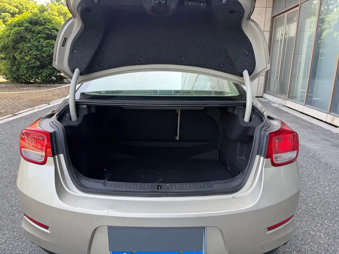 Chevrolet Malibu 2012 2.0L Automatic Comfort Edition фото 10