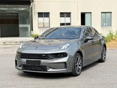 Lynk & Co 03