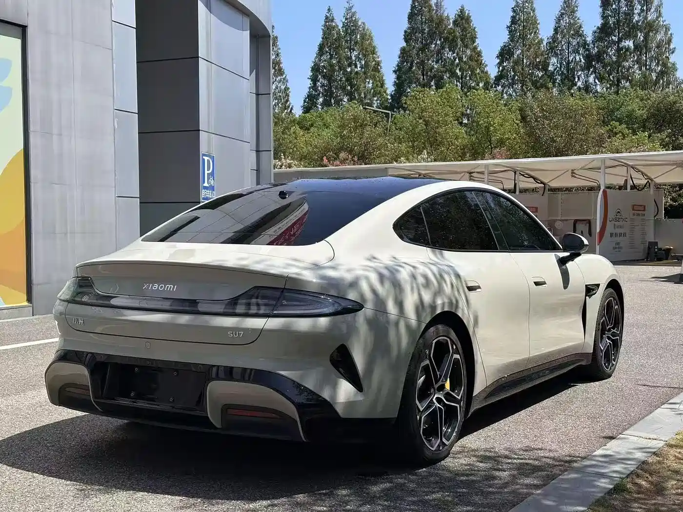 Xiaomi Auto Xiaomi SU7 2024 RWD Ultra Long Range Advanced Smart Driving Pro Edition фото 13