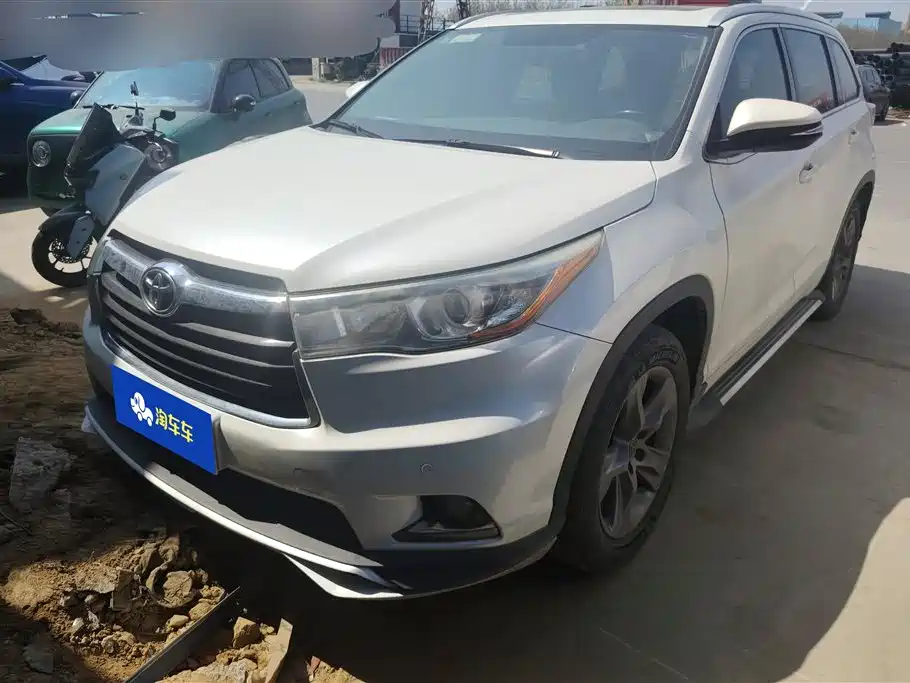 TOYOTA HIGHLANDER