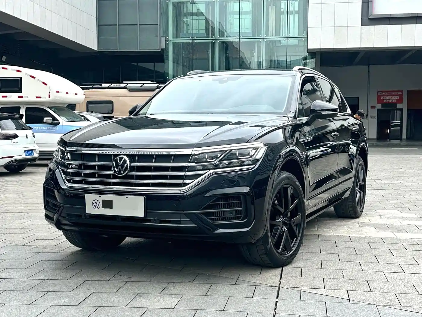 Volkswagen Touareg 2021 3.0TSI R-Line Classic Sport Package