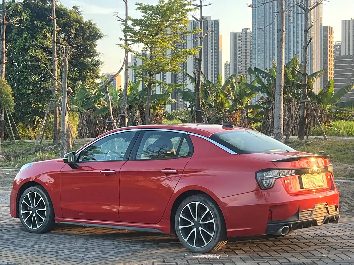 Lynk & Co 03 2020 1.5TD DCT Power Edition фото 14