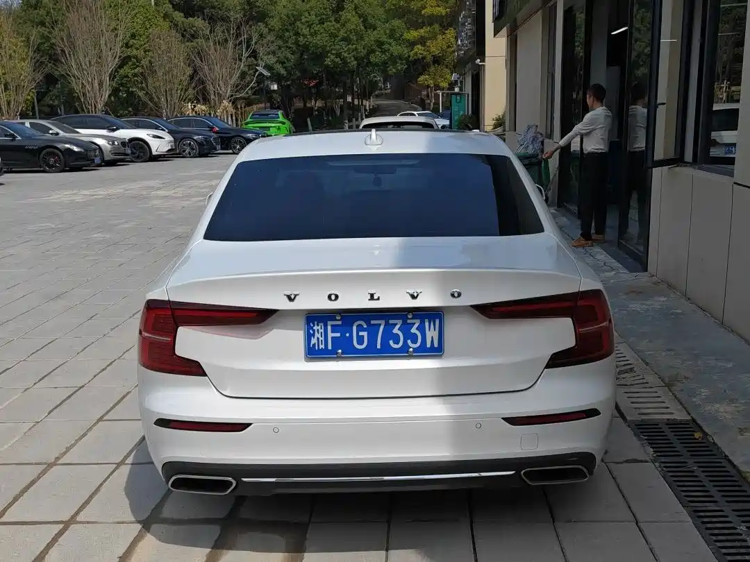 VOLVO S60