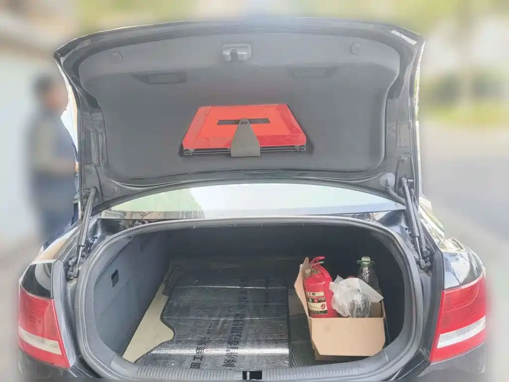 Фото 5 - Audi A6L