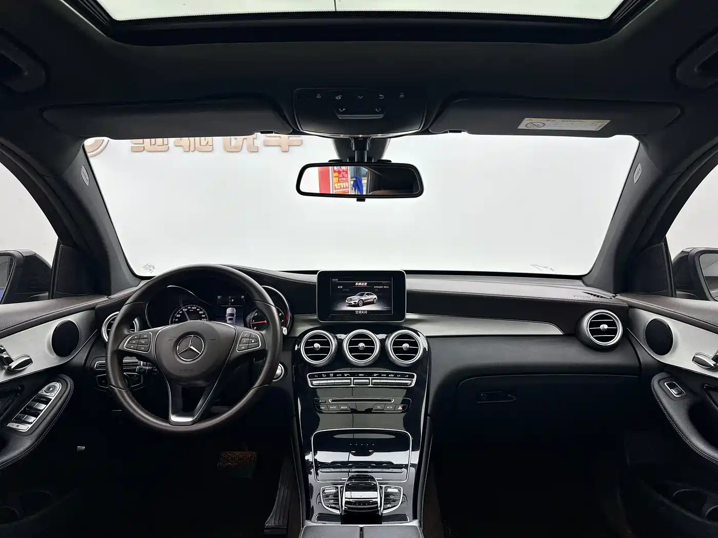 Mercedes-Benz GLC Coupe 2018 GLC 200 4MATIC Coupe SUV фото 10